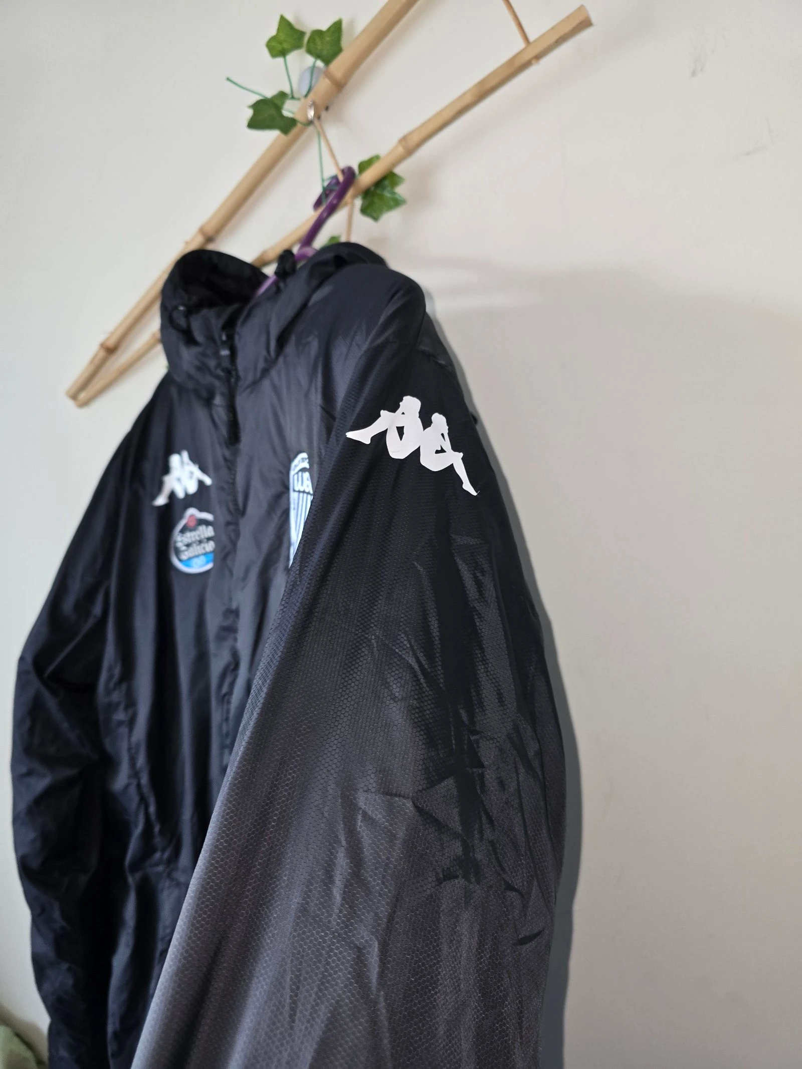 Parka officielle des bancs/staff du CD Lugo, marque Kappa – photo 5